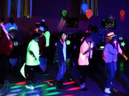 اجاره میز و صندلی و تجهیزات مراسم 