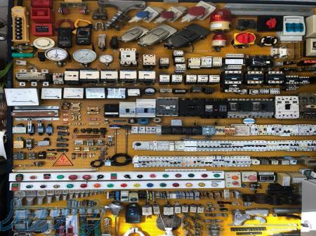 کلید مینیاتوری تکفاز و سه فاز اشنایدرالکتریک 