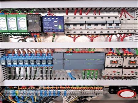 انجام کلیه پروژه های صنعتی بر پایه PLC و HMI و تابلو برق کامل 