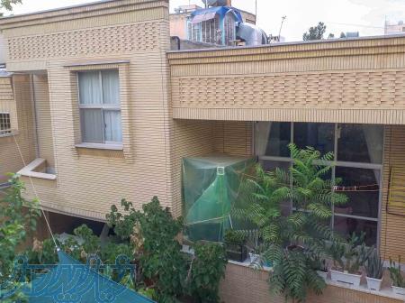 خانه دو طبقه (شهرک خانه اصفهان) فروش، یا معاوضه با آپارتمان 