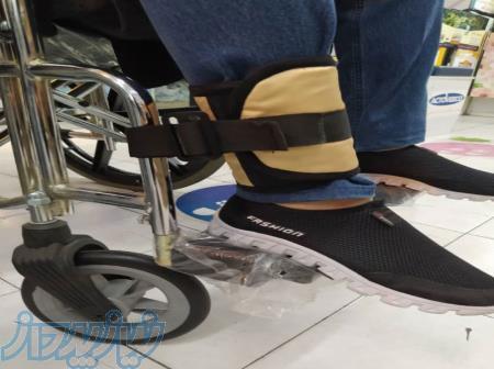 نگهدارنده پادرهنگام سوارشدن برویلچر 