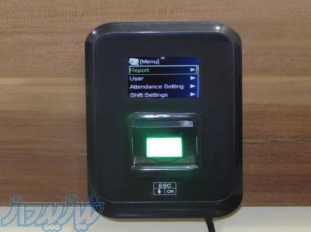 دستگاه حضور و غیاب 