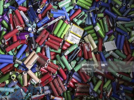 خریدار ضایعات انواع باطری های موبایل-لپ تاپ 