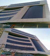 بزرگ ترين و بي نظيرترين توليد کننده و مجریم