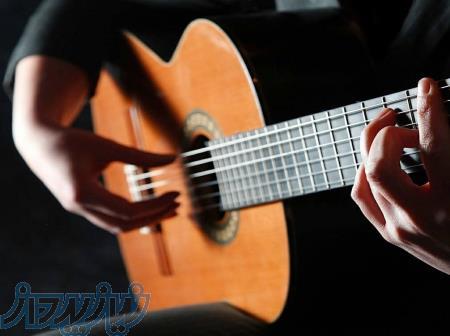 آموزش گیتار پاپ و راک با آواز ( تضمینی ) 