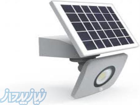 پرژکتور خورشیدی پر تابل 500 وات 