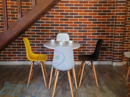 ویژگی های میز و صندلی بدون دسته با پایه چوبی