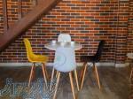 ویژگی های میز و صندلی بدون دسته با پایه چوبی 