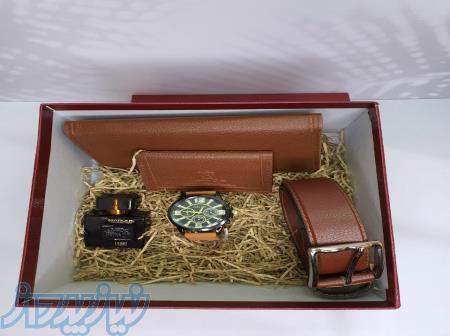 باکس هدیه مردانه لاکچری شامل ست چرم سه تکه ساعت ادکلن