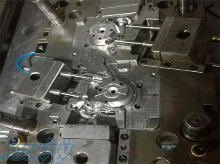 قالب تزریق پلاستیک قطعات خودرو 