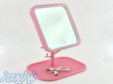 آینه آرایشی رومیزی ال ای دی دار پایه طرح دار 