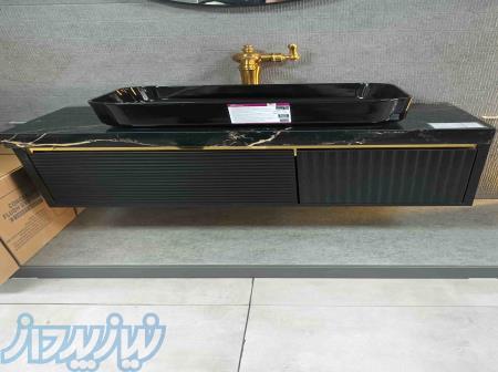 کابین مشکی طلایی ضدآب 