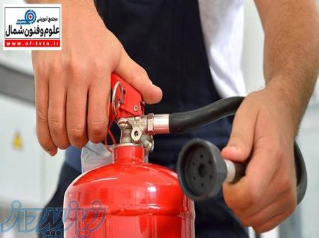 متصدی دستگاه شارژ آتش نشانی 