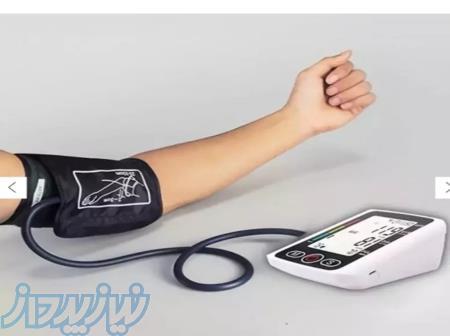 فشارسنج صفحه بزرگ دیجیتال بازویی با برق و باتری 