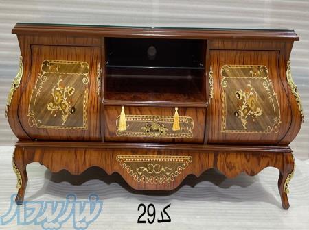 میز تلویزیون خمره‌ای معرق برنزکوب – خاص، لوکس و ماندگار