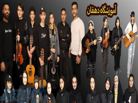 آموزش تخصصی گیتار الکتریک در آموزشگاه موسیقی و کامپیوتر دهقان 