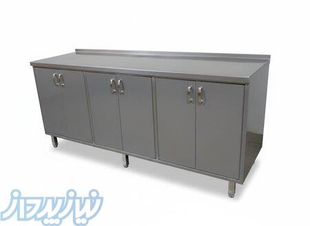 میز استیل حرفه‌ای برای صنایع مختلف – دوام بالا، کیفیت ماندگار 