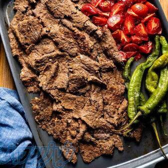 رول کباب ترکی طعام طلایی با استفاده از گوشت باکیفیت ادویه های طبیعی و بسته بندی کاملا بهداشتی 