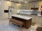 تولید کابینت نئوکلاسیک رنگ موکا و روکش بلوط طبیعی 