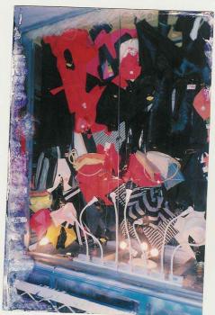 ویترین زنی پوشاک  - تهران