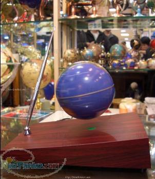 کره زمین معلق کج با جا خودکاری