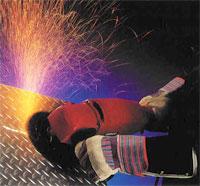 تهیه و توزیع ابزارآلات صنعتی