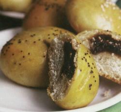 فروش سوغات خوزستان کلوچه و خرما