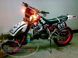 YAMAHA DT200