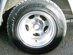 رینگ و لاستیک بیگ فوت با لاستیک 295