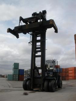 لیفتراک  ریچ استکر ریچ تراک  تاپ لیفت  - تهران