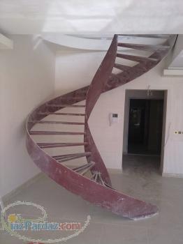 پله پیچ پله گرد