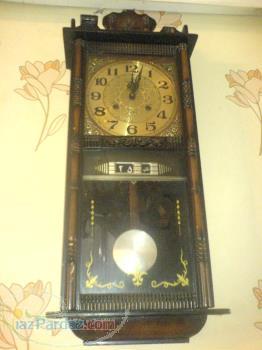 ساعت دیواری قدیمی مربوط به 52 سال پیش 