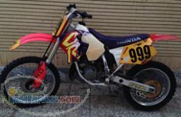 فروش یک دستگاه موتورسیکلت کراس Honda CR125 