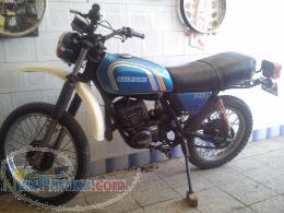 SUZUKI TS 250 