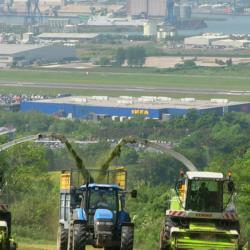 فروش تراکتور جاندیر نیوهلند وفرگوسون  - يزد