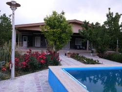 فروش یک باغ با کلیه امکانات  - اصفهان