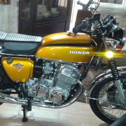 هوندا فور 750  کلاسیک مدل 75 