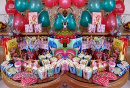 تم تولد دخترانه توت فرنگی در وبسایت آلیس تم