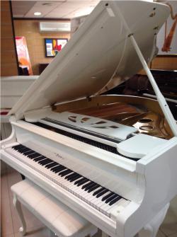 پیانو گراند  - تهران