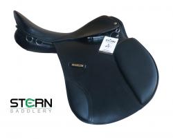 فروش لوازم سوارکاری حرفه ای اعم از لباس کلاه و 