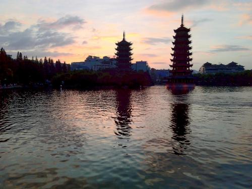 مترجم زبان چینی  - تهران