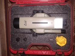 ترازیاب دقیق leica مدل nak2  - تهران