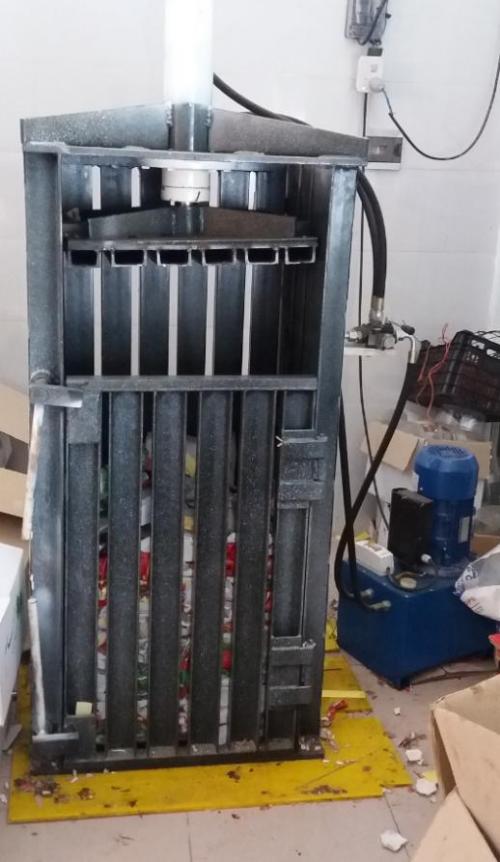 دستگاه پرس عمودی ضایعات کارتن با برق تک فاز 