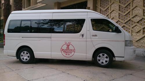 اجاره ون تویوتا هایس سقف بلند  - تهران