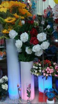 میز وصندلی ،مبلمان ،گلدان وپایه چراغ نوری 