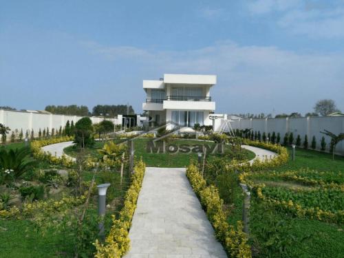 ویلا لوکس در نور 